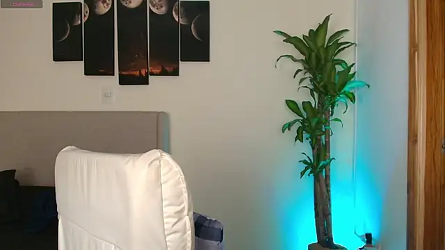 MaryMoon  online show from November 30, 2025, 9:19 pm