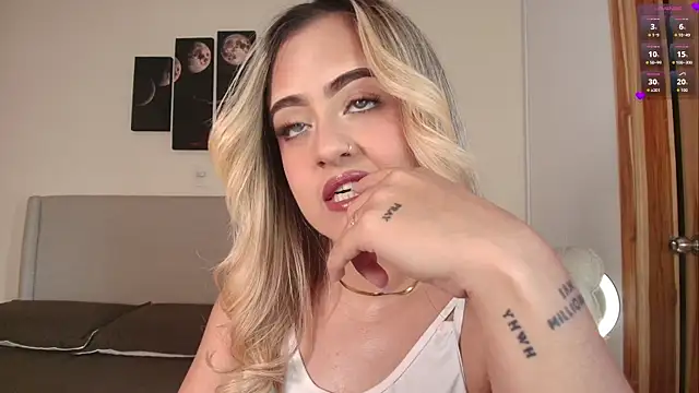 MaryMoon  online show from April 10, 2026, 6:23 pm