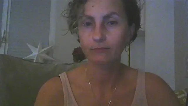 Snapshot of Sylira chatting on July 20, 2026, 12:47 am Sylira online show from July 20, 2026, 12:47 am