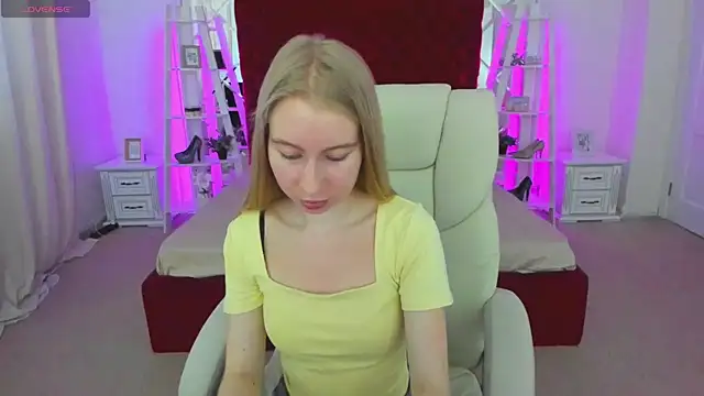 Alina Blonde online show from June 2, 2026, 5:53 am