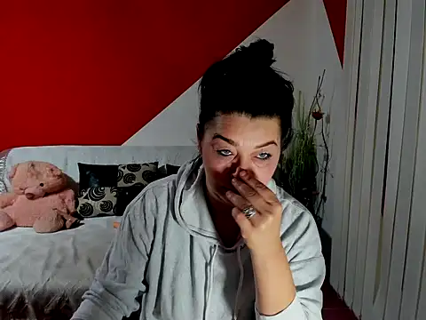 Soffy Skye online show from September 25, 2025, 3:32 am