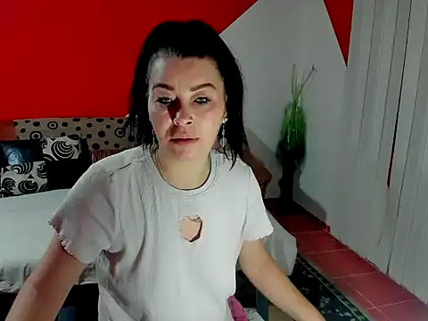 Soffy Skye online show from October 15, 2025, 3:28 am