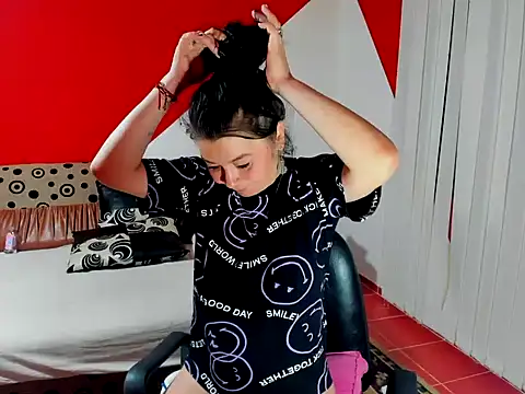 Soffy Skye online show from November 7, 2025, 4:12 am