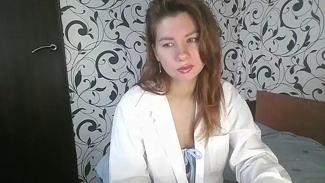 Snapshot of YourEmilie chatting on October 15, 2025, 7:52 am YourEmilie online show from October 15, 2025, 7:52 am