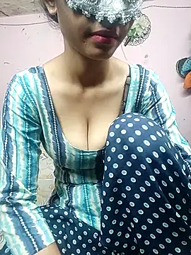 Hotcp6 online show from April 17, 2026, 4:32 pm