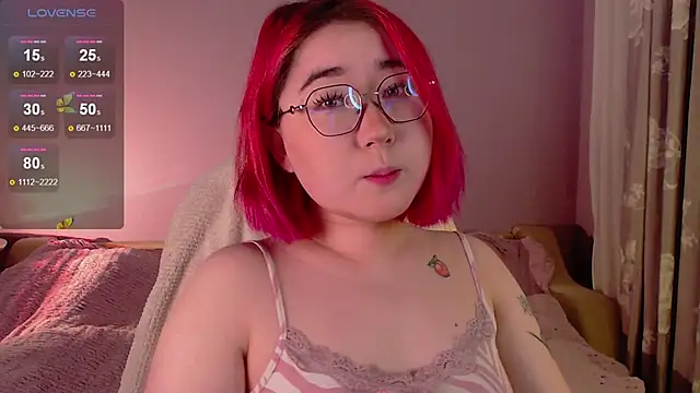 Snapshot of Sexy_Peachy chatting on October 6, 2025, 8:23 am Sexy Peachy online show from October 6, 2025, 8:23 am