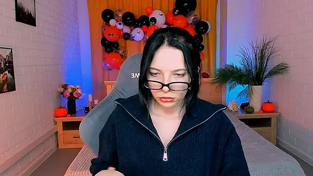 JulsMumi online show from October 18, 2025, 1:56 pm