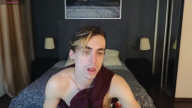 Snapshot of OLIVER__MARTINEZ chatting on September 28, 2025, 7:52 pm OLIVER MARTINEZ online show from September 28, 2025, 7:52 pm