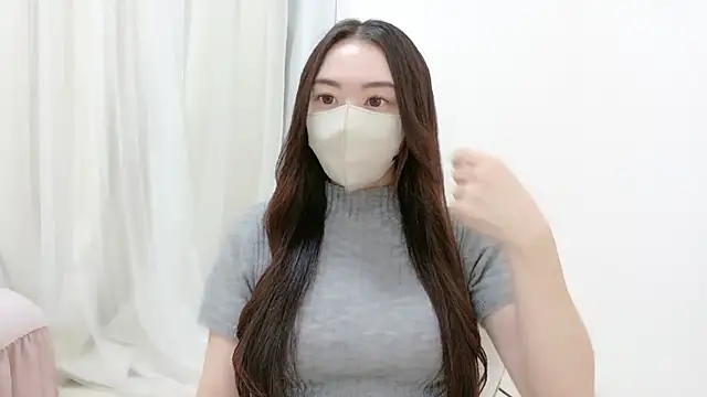  Mia land  online show from October 13, 2025, 1:22 pm