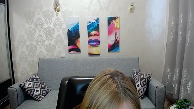 Snapshot of shy_hot_cat chatting on September 15, 2025, 10:15 am shy hot cat online show from September 15, 2025, 10:15 am