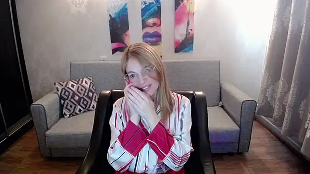 Snapshot of shy_hot_cat chatting on September 23, 2025, 9:12 am shy hot cat online show from September 23, 2025, 9:12 am