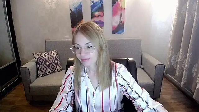 Snapshot of shy_hot_cat chatting on September 24, 2025, 8:06 am shy hot cat online show from September 24, 2025, 8:06 am