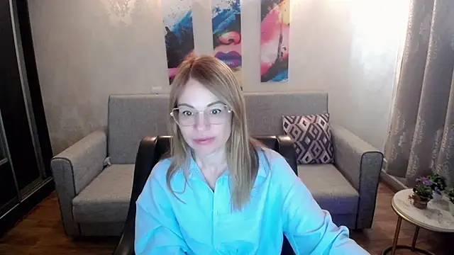 Snapshot of shy_hot_cat chatting on October 3, 2025, 8:33 am shy hot cat online show from October 3, 2025, 8:33 am