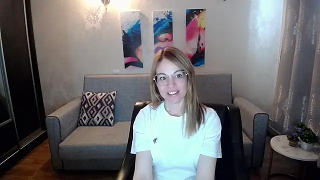 Snapshot of shy_hot_cat chatting on October 15, 2025, 6:57 am shy hot cat online show from October 15, 2025, 6:57 am
