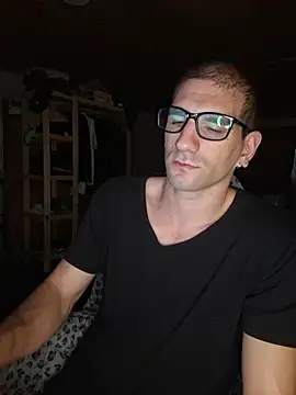 Snapshot of ObeyLust chatting on March 31, 2026, 10:04 am ObeyLust online show from March 31, 2026, 10:04 am