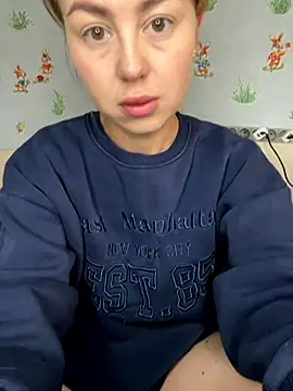 MartaLuna  online show from October 6, 2025, 12:46 pm