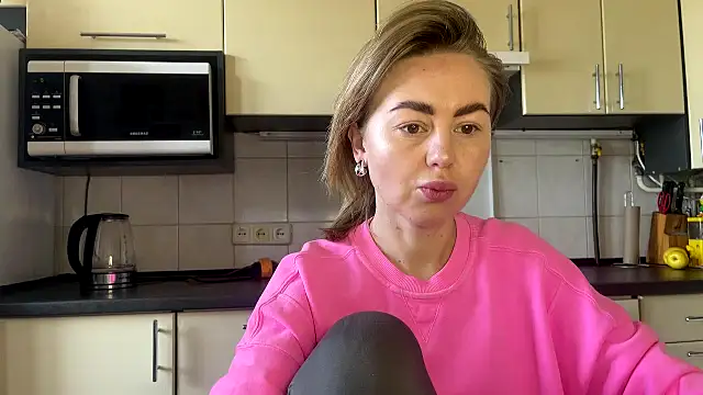 MartaLuna  online show from March 22, 2026, 10:40 am