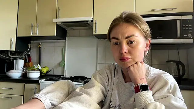 Snapshot of MartaLuna_ chatting on May 1, 2026, 1:59 pm MartaLuna online show from May 1, 2026, 1:59 pm