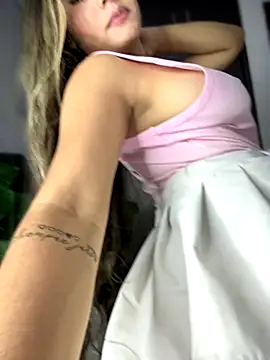 Snapshot of MayaMoanXXX chatting on September 24, 2025, 1:14 pm MayaMoanXXX online show from September 24, 2025, 1:14 pm