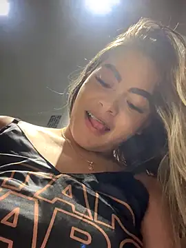 Snapshot of MayaMoanXXX chatting on October 8, 2025, 1:09 pm MayaMoanXXX online show from October 8, 2025, 1:09 pm