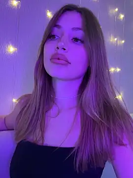 Snapshot of Elizabeth_Tay chatting on October 28, 2025, 4:20 pm Elizabeth Tay online show from October 28, 2025, 4:20 pm