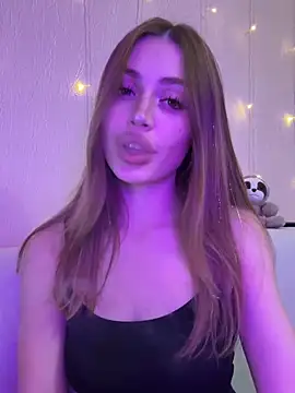 Snapshot of Elizabeth_Tay chatting on December 1, 2025, 5:40 pm Elizabeth Tay online show from December 1, 2025, 5:40 pm