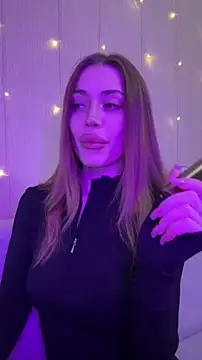 Snapshot of Elizabeth_Tay chatting on December 14, 2025, 6:56 pm Elizabeth Tay online show from December 14, 2025, 6:56 pm