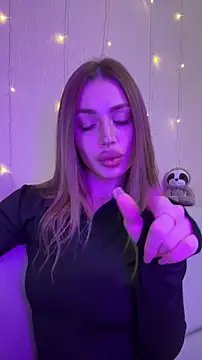 Snapshot of Elizabeth_Tay chatting on December 17, 2025, 6:58 pm Elizabeth Tay online show from December 17, 2025, 6:58 pm