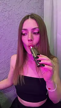 Snapshot of Elizabeth_Tay chatting on February 25, 2026, 6:06 pm Elizabeth Tay online show from February 25, 2026, 6:06 pm