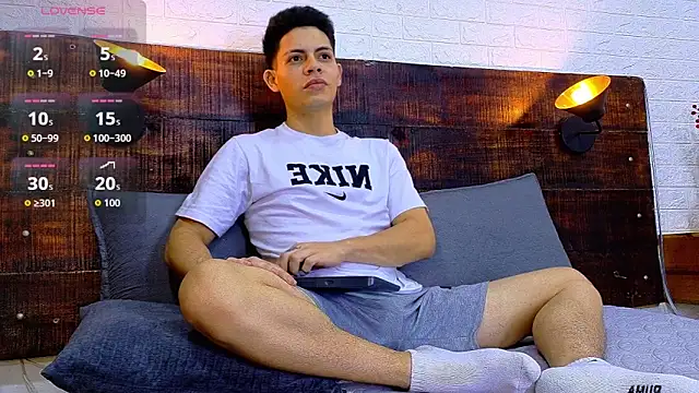 JhosuaVega online show from December 3, 2025, 1:46 am