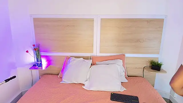 ValeryCortezm online show from September 30, 2025, 11:48 am