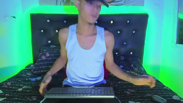 xxKamadevaxx online show from October 2, 2025, 12:23 pm