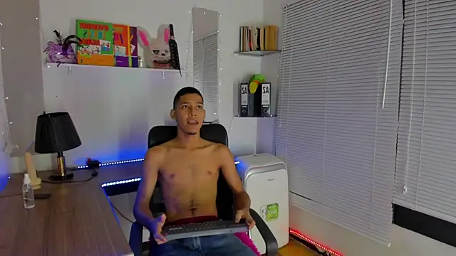 xxKamadevaxx online show from October 3, 2025, 12:46 pm