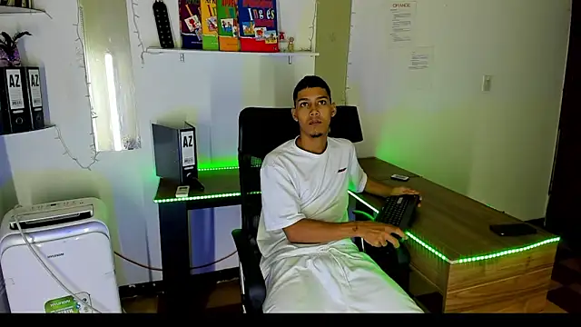 xxKamadevaxx online show from November 25, 2025, 12:38 pm