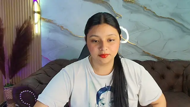 mia hot tf online show from September 25, 2025, 8:23 pm