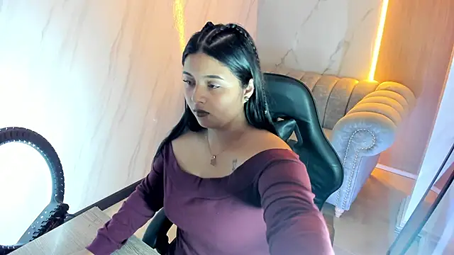 mia hot tf online show from October 2, 2025, 8:49 pm