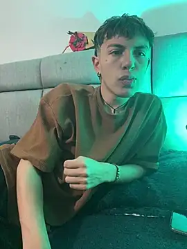 NaytonFreeman online show from February 9, 2026, 12:20 pm