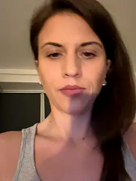 Snapshot of ScarlettNoirr chatting on November 16, 2025, 6:46 pm ScarlettNoirr online show from November 16, 2025, 6:46 pm