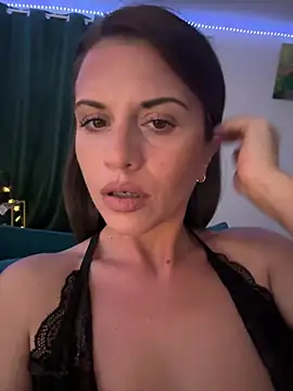 Snapshot of ScarlettNoirr chatting on June 24, 2026, 7:02 pm ScarlettNoirr online show from June 24, 2026, 7:02 pm