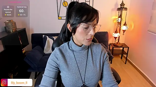 Lyliboomm online show from November 10, 2025, 9:58 pm