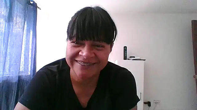 Snapshot of adri89-g chatting on April 4, 2026, 1:52 pm adri89-g online show from April 4, 2026, 1:52 pm