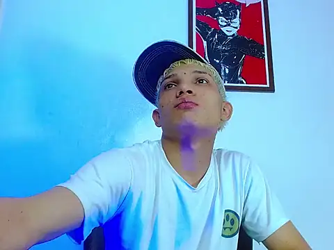 EL VENEZOLANO 22CM online show from October 28, 2025, 4:49 am