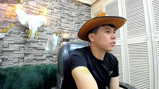 Nick Wolff online show from December 3, 2025, 4:09 am