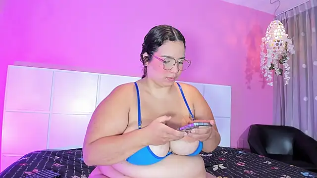 Aliciabloom online show from September 20, 2025, 12:50 pm