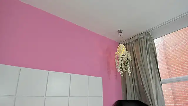 Aliciabloom online show from September 23, 2025, 12:19 pm