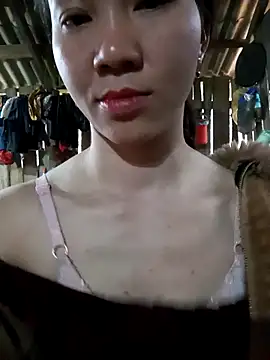 bonnie-00 online show from December 3, 2025, 12:07 am