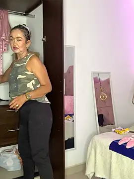 BunnyGlow50 online show from April 12, 2026, 7:41 pm