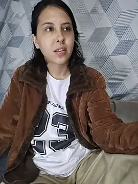 Snapshot of scarletoficial chatting on June 12, 2026, 12:42 am scarletoficial online show from June 12, 2026, 12:42 am