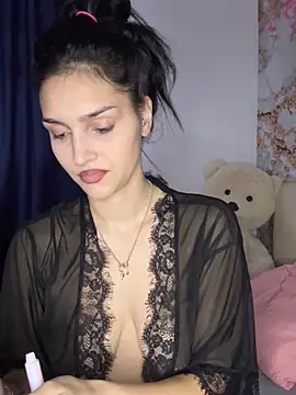 EllaBlowy online show from December 3, 2025, 8:45 am