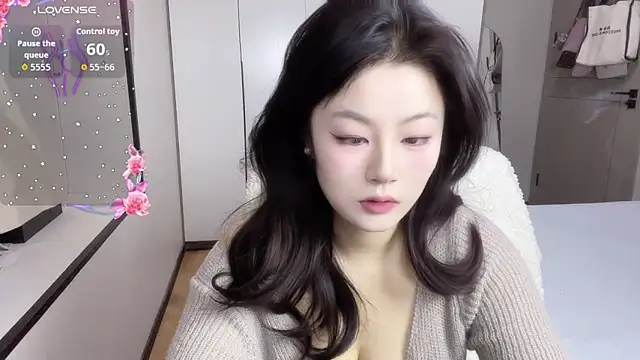 janequeen online show from February 3, 2026, 3:17 pm